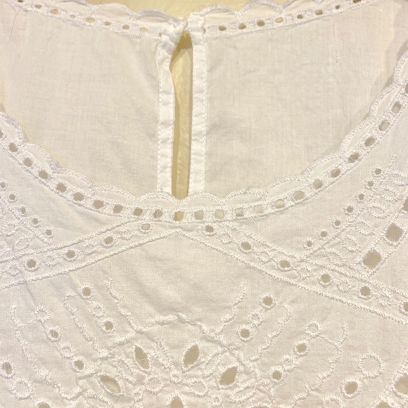 GAP Vintage Throwback White Eyelet Lace Crochet Sleeveless Blouse Boho Tank Top - Picture 5 of 6